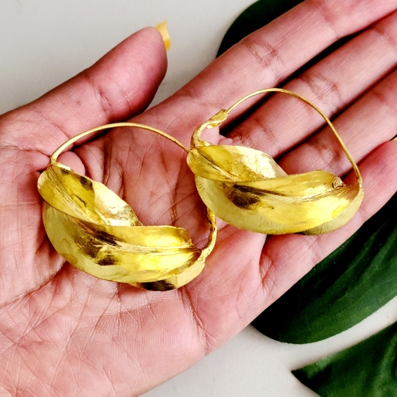 Large Gold Fulani Earrings, Mali West Africa - Picture 3 of 4